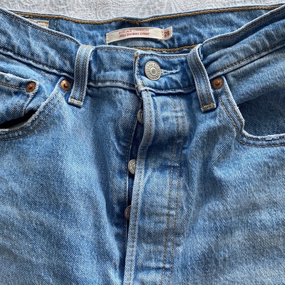 Levi’s straight wedgie!! - Picture 2 of 3